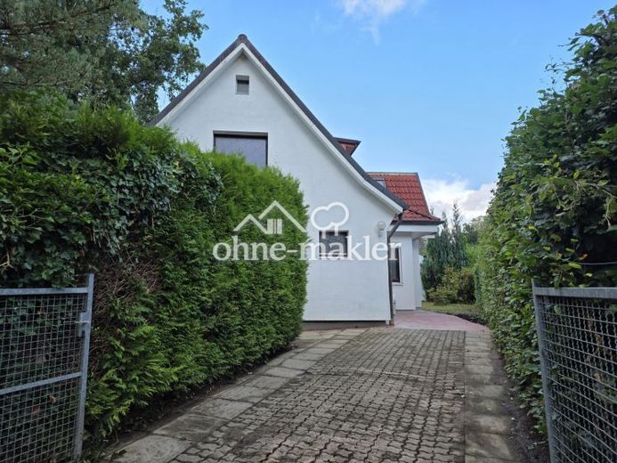 Casa unifamiliare con ampio giardino in posizione privilegiata – Foto 1