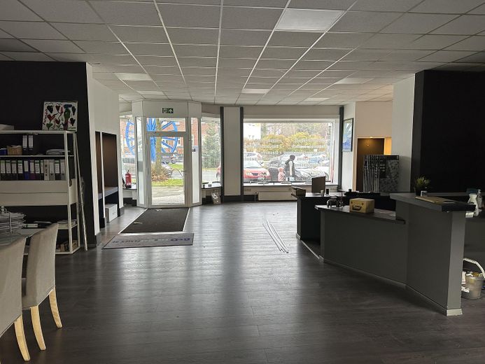 Commercial space in Kray with up to 7 parking spaces, window frontage, office, storage – Foto 9