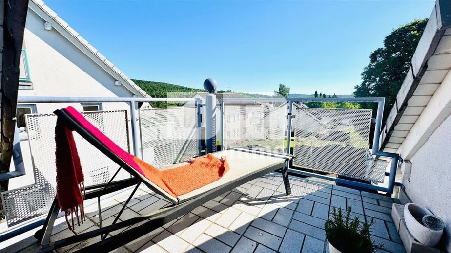 (R)ezerwacja!Zadbane mieszkanie dwupoziomowe z pracownią, 2 balkonami i miejscem parkingowym – Ebene 1 Balkon 1 Panoramablick