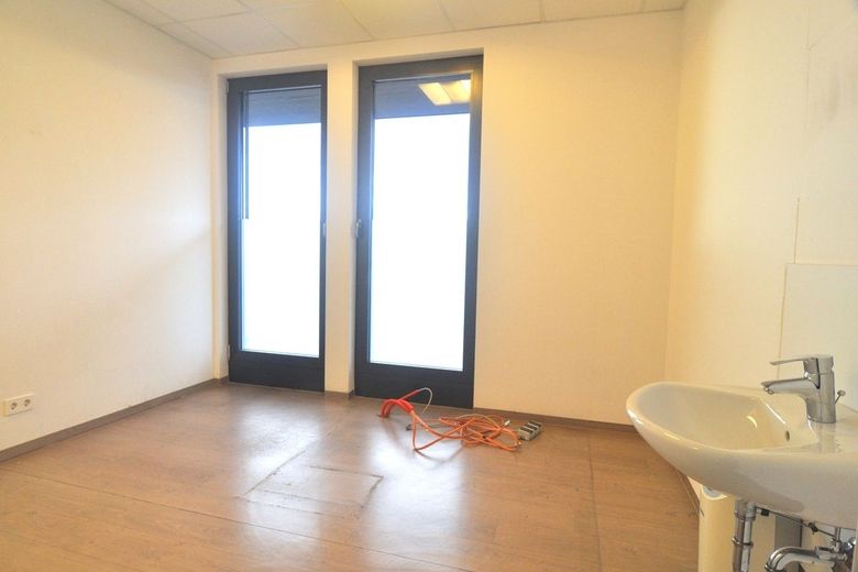 Praxis- oder Bürofläche mit Penthouse-Feeling im modernen Ärztehaus – Behandlung
