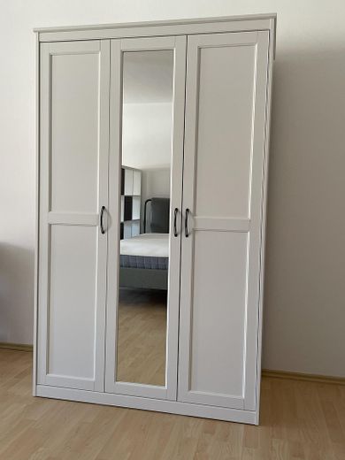 Kleiderschrank