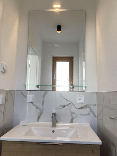 Ampia casa unifamiliare luminosa e inondata di luce – Gäste-WC