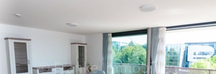 Casco antiguo de Dresde: apartamento amueblado de 4 habitaciones con balcón, plaza de garaje subterráneo y ascensor