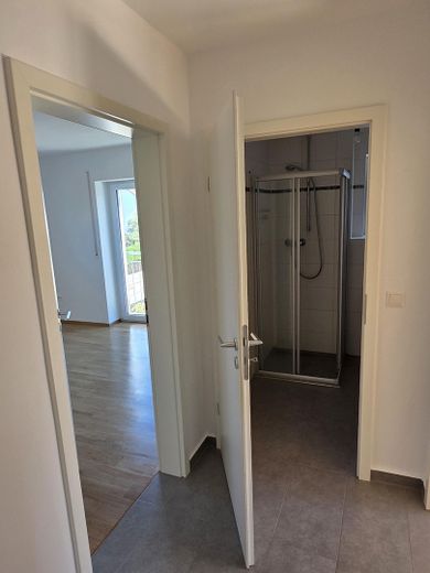 Augsburg-Inningen Bhf-nah 4 Zi  ETW 90m2 Süd-Loggia, Garten zustzl 18m2 UG Abst/WaKü – Fur Eing. 2