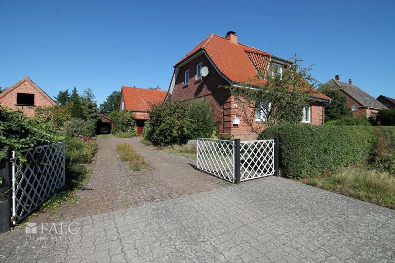 +++ Refugium für Mensch und Natur +++ – Außenansicht