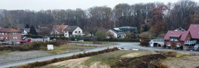 FLÄCHE MIT MEHRFAMILIENHAUS-POTENZIAL