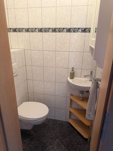 sehr gepflegte 3 Zimmerwohnung mit Balkon in ruhiger Wohnlage von Seeheim – WC