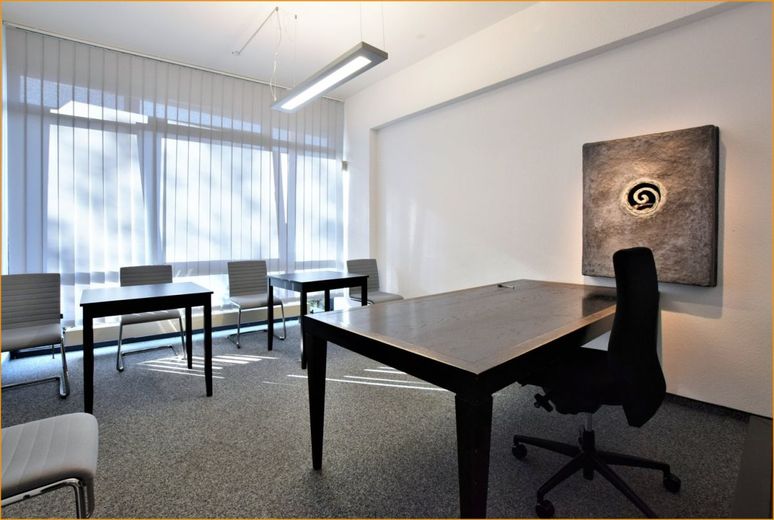 Büro EG