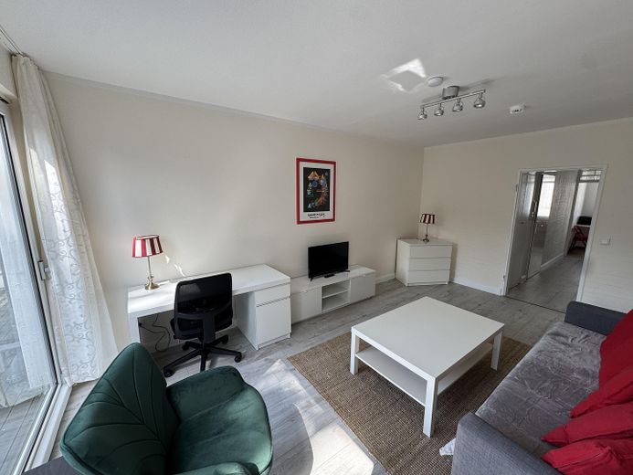 Schicke Single-Wohnung in Düsseldorfer Altstadt in Rheinnähe -Ohne Provision- – Wohn-/Schlafraum