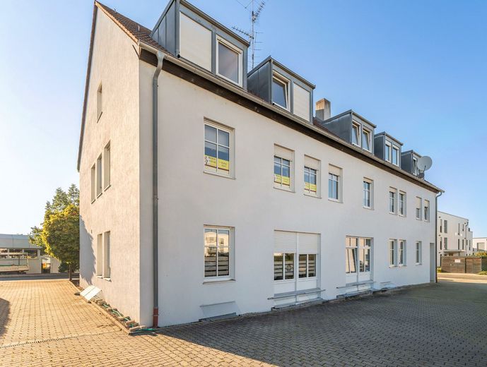 2 -Zimmer-Wohnung in Oberasbach / Zirndorf - Linder Siedlung (Loggia, Stellplatz) – Außenansicht