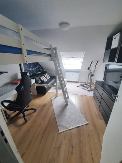 BEZUGSFREI ab 01.11.26: 4-Zi.-Maisonette (109m²) mit TG-Stellplatz & Balkon in Uni-Nähe! – Zimmer
