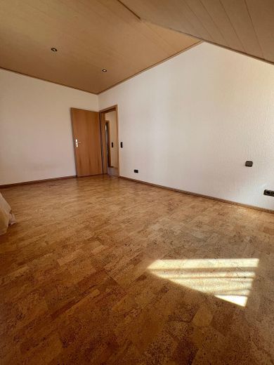 Traumhaftes Haus sucht liebevolle Familie mit Kindern – 1. Schlafzimmer OG