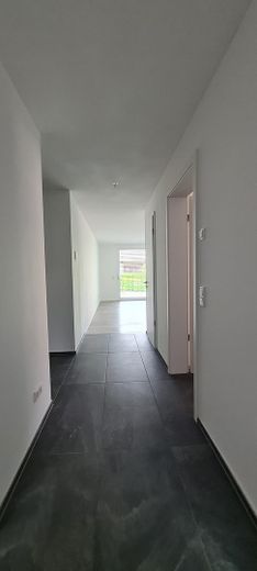 moderne 3,5 Zimmerwohnung 1.OG mit Lift, EBK und überdachtem Balkon – Flur