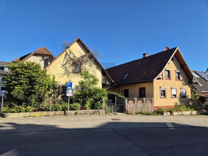 AFFASCINANTE CASA DI CAMPAGNA CON FIENILE E OFFICINA – Foto 1