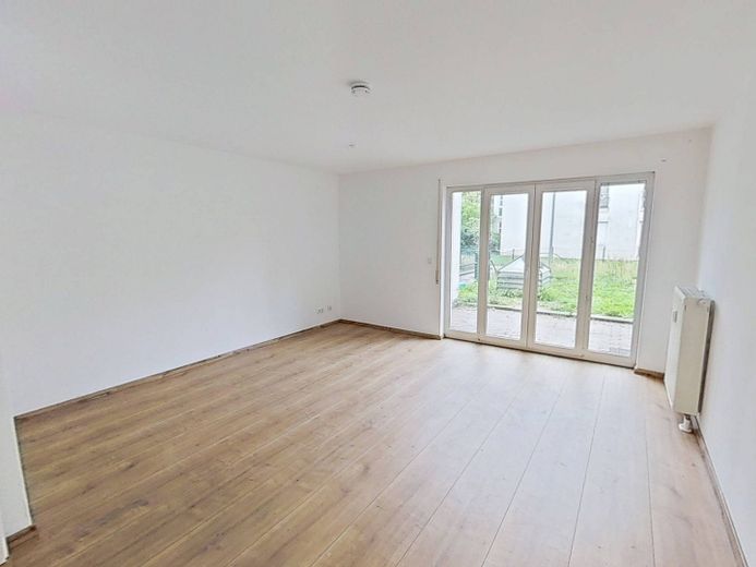 Teraslı rahat 2 odalı daire – Ansicht I: Wohnzimmer