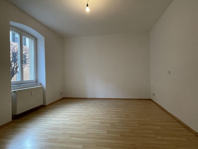 Provisionsfrei: 3-Zimmer-Balkonwohnung im Hochparterre eines kernsanierten 4-FH, Weimar Nordvorstadt – Schöner wohnen...