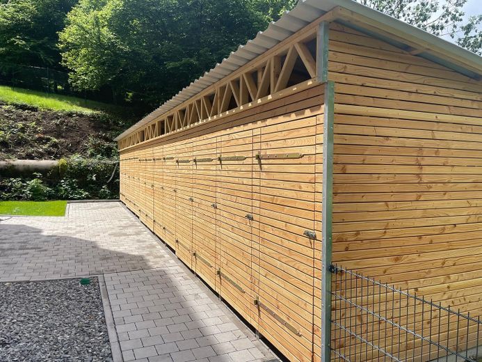 3-Zimmer Wohnung mit Balkon in Nordrach (Neubau/Barrierefrei/Einzug ab sofort möglich) – Stauraum vor dem Haus