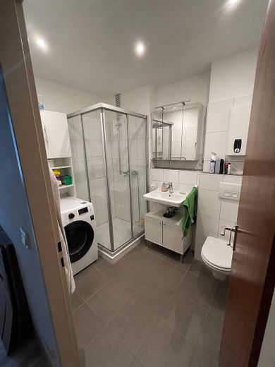 Attraktive 2-Zimmer-Wohnung mit Balkon in zentraler Lage in Haan – Bad