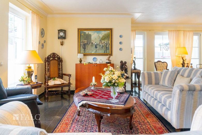 Exklusive Villa in Selfkant-Tüddern! – Wohnzimmer
