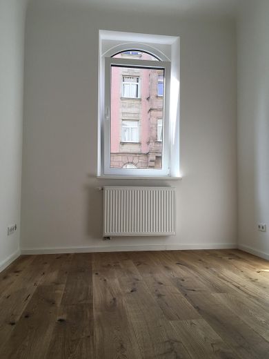 Stilvoll kernsanierte 4-Zi-Altbau-Wohnung – Schlaf- / Arbeitszimmer 2