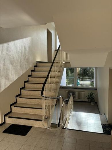 Prati di Brandt: appartamento di proprietà di 3,5 locali con garage opzionale – Hausflur