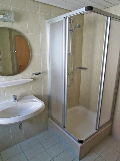 Bad mit Dusche