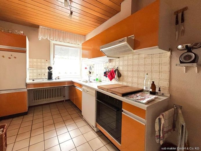 Ruhig gelegenes Einfamilienhaus mit Einliegerwohnung und großem Grundstück in Oberkotzau – VUB0002472-5