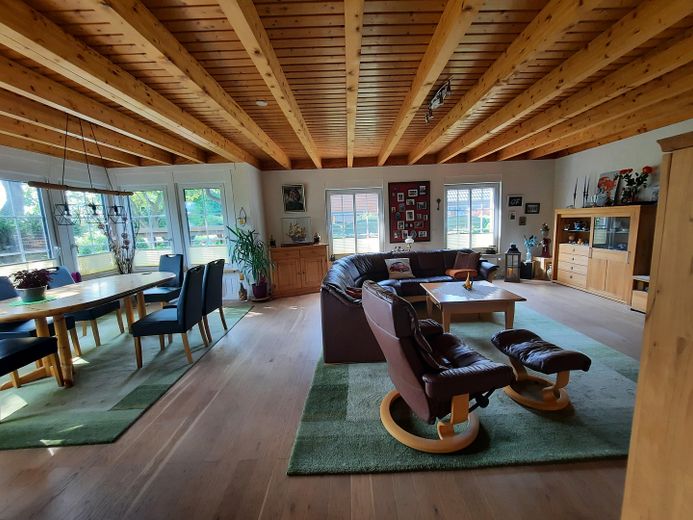 Splendida casa bifamiliare con vista sul lago – Wohnzimmer EG