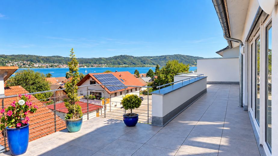 Barrierefreies Penthouse | 157 m², große Terrasse & exzellente Seesicht – PROVISIONSFREI – Aussicht Seeseite