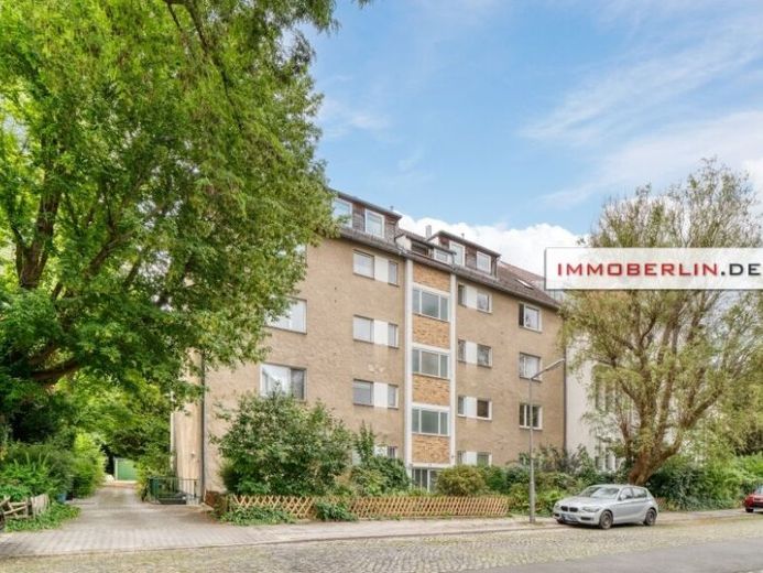 IMMOBERLIN.DE - Beliebte Lage! Sanierungsbedürftige Wohnung mit Südostloggia – Foto 1