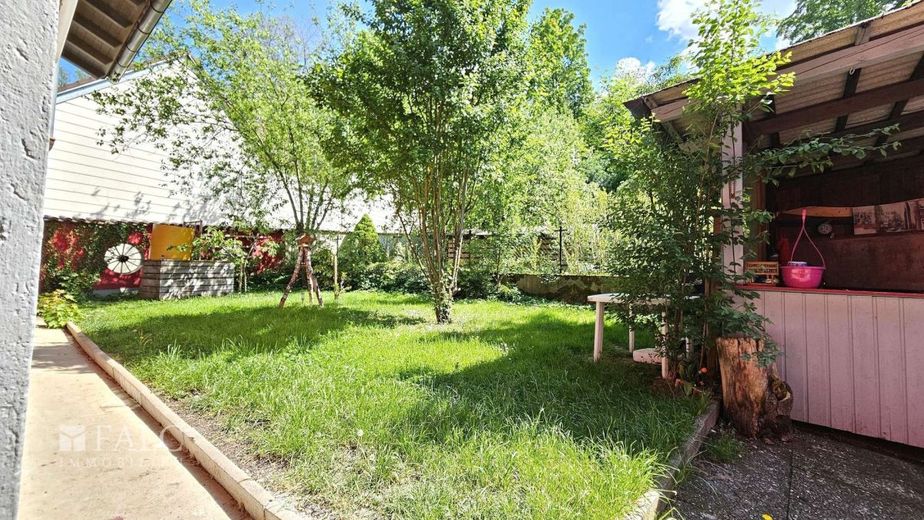 Zweifamilienhaus mit Potenzial in Landau a. d. Isar - zwei Wohneinheiten, Garage &amp; Garten – Garten