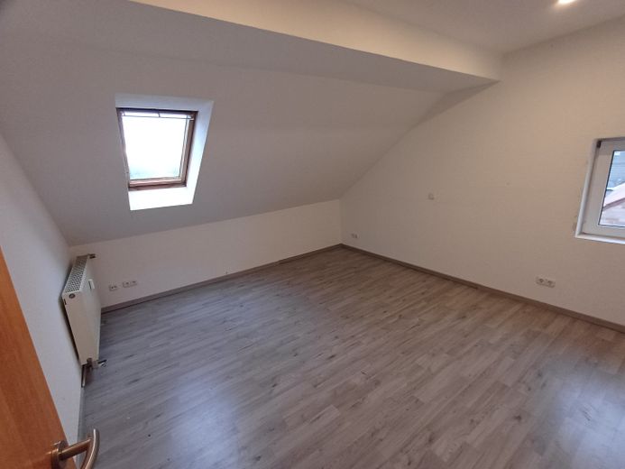 Dortmund-Kirchlinde’de güney balkonlu güzel, yenilenmiş 2 odalı daire 1.11.26 tarihinden itibaren kiralık – Schlafzimmer