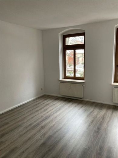 Gemütliche 3-Zimmer mit Laminat, Balkon und Wannenbad in zentraler Lage! – PHOTO-2023-02-07-09-26-38_4