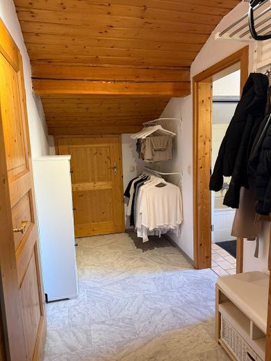 charmant rustig 1-kamerappartement in Mühldorf-Mößling – Umkleide Flur 1
