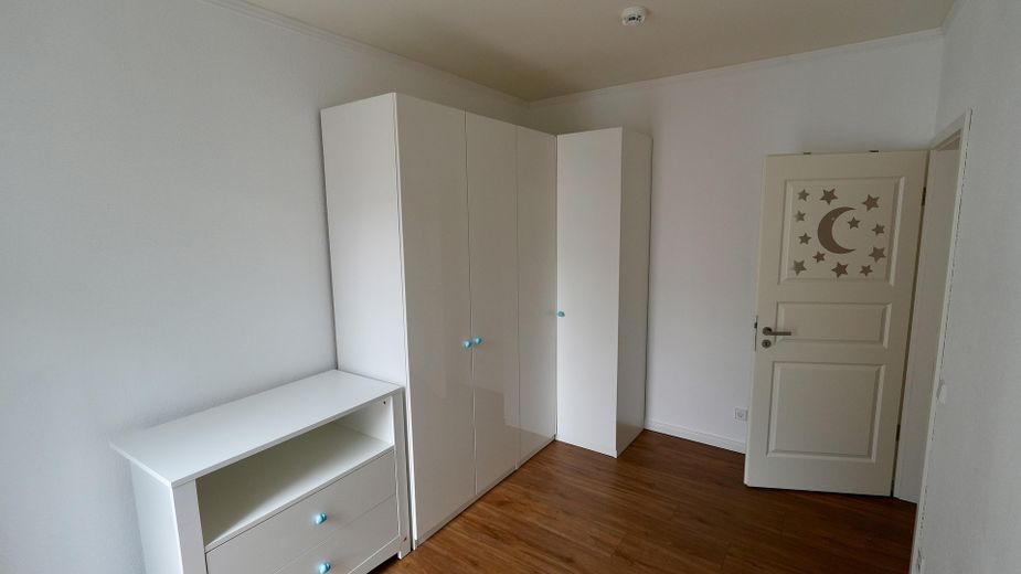 Möblierter 4-Raum nähe Ostkreuz mit großer Terrasse [Untervermietung] – Zimmer 4
