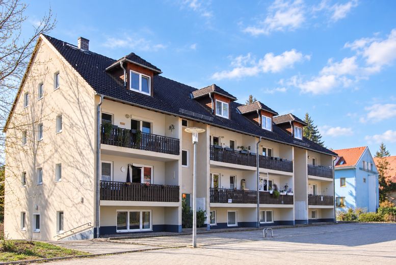 Wohninvestment–Verkauf einer Objektgesellschaft mit 58 Wohneinheiten in Blankenfelde-Mahlow – Hausansicht vom Fasanenweg