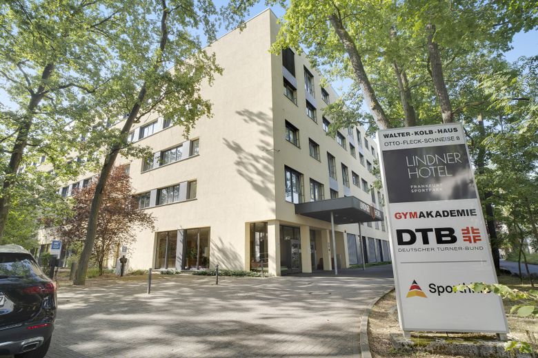Büroflächen im Haus der Verbände (250 - 600 m²) – Haupteingang