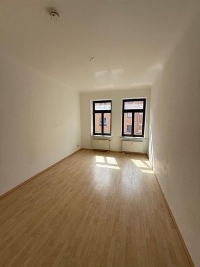 Gemütliche 2-Zi. mit Laminat, Balkon, EBK und Wannenbad in sehr guter Lage! – PHOTO-2026-06-10-11-42-47 (3)