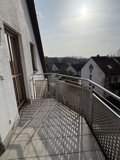 Feucht Clever kaufen statt hohe Mieten zahlen!! Gepflegte 3 Zimmer DGW mit 2 Balkone u. Stellplatz – ETW Neda Feucht 015