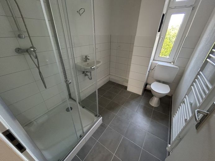 Modern sanierte 2-Zimmer-Wohnung mit Balkon! – Foto 1