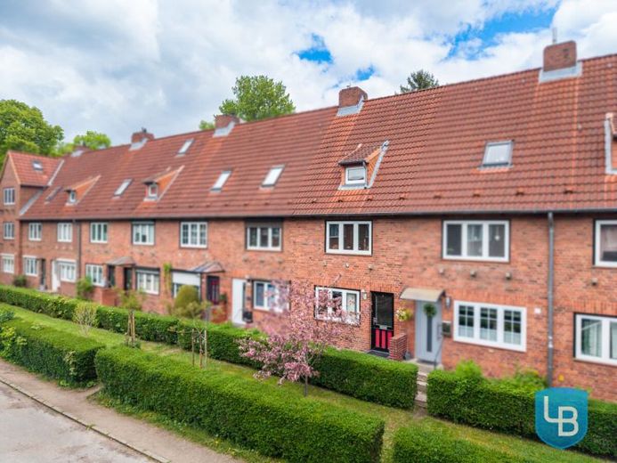 Beliebtes Reihenmittelhaus in Kiel-Elmschenhagen wartet auf neuen Glanz! – Foto 1