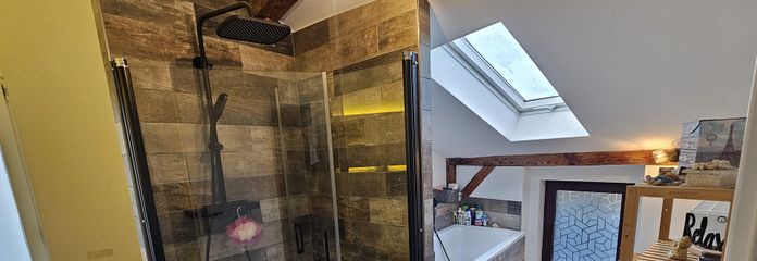 Saniertes großzügiges Bad OG