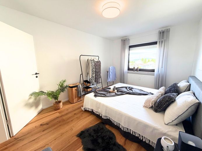 Pełne światła mieszkanie 3,5-pokojowe w Waiblingen – świeżo wyremontowane – Schlafzimmer