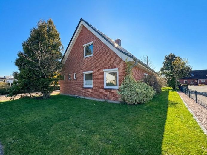 Ein Haus, zwei Konzepte: Perfekt für Familien oder zum Mehrgenerationenwohnen in Marne! – फोटो 1