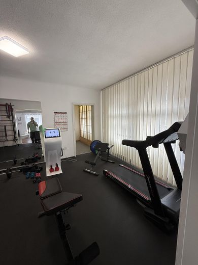 Attraktive Gewerbe, Büro oder Praxisräume in zentraler Lage in Schwäbisch Gmünd – Behandlungs / Trainingsfläche