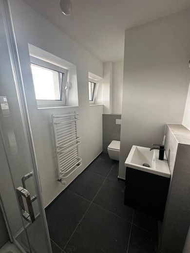 Besser als Neubau! 1 Zimmer Traumwohnung mit Balkon in Alfeld. 0% Provision, 100% Sicherheit. – Bad