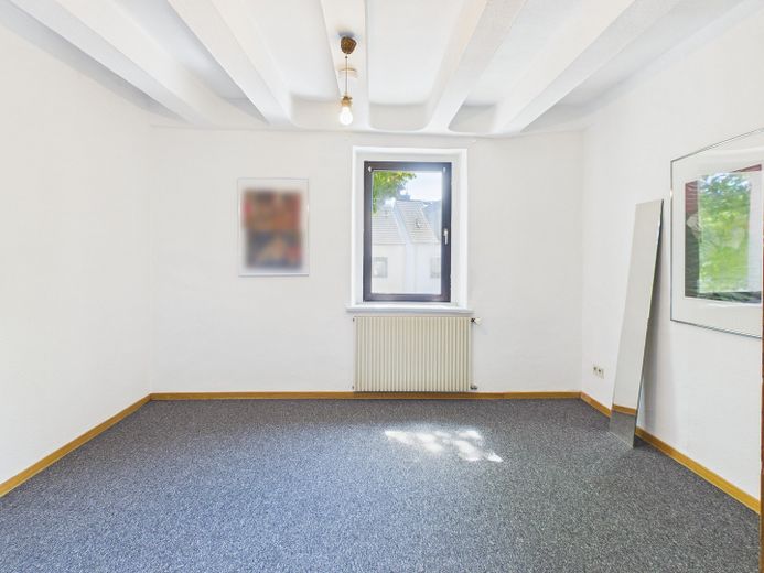 Amplia propiedad en Pulheim, sin comisión – Zimmer 1. OG