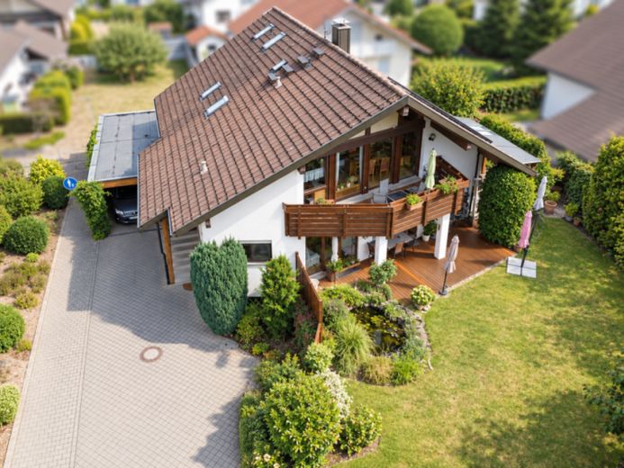 Viel Raum, viele Möglichkeiten – Zweifamilienhaus mit Kapitalanlage-Potenzial – Foto 1