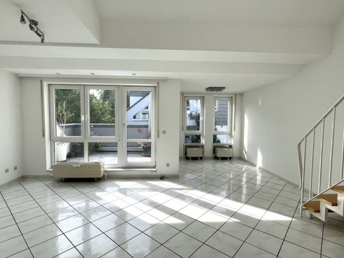 Wohnkomfort auf 2 Ebenen – Charmante Maisonette-Whg. für kleine Familien oder Paare in Taunusstein. – Foto 1