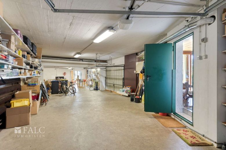 Großer Familientraum mit 952m² Grundstück! – Garage